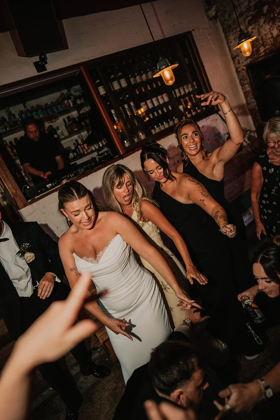 Dancing and DJ