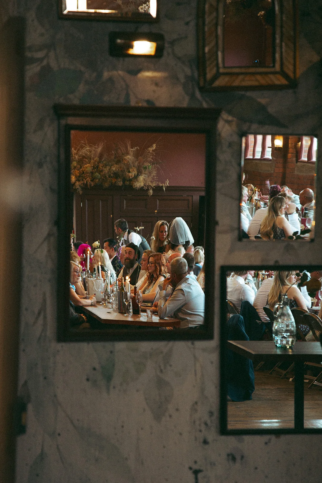 Table and guests reflections