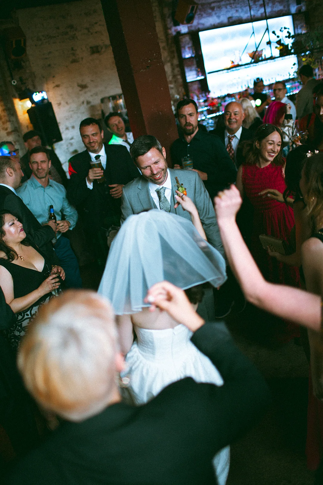Everyone get on the dance floor